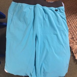 Hardly used Lululemon Core shorts w/ pockets