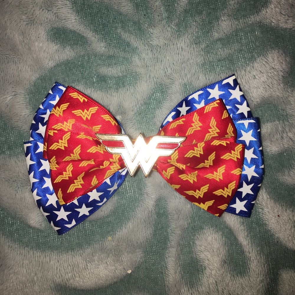 Wonder Women hair bow