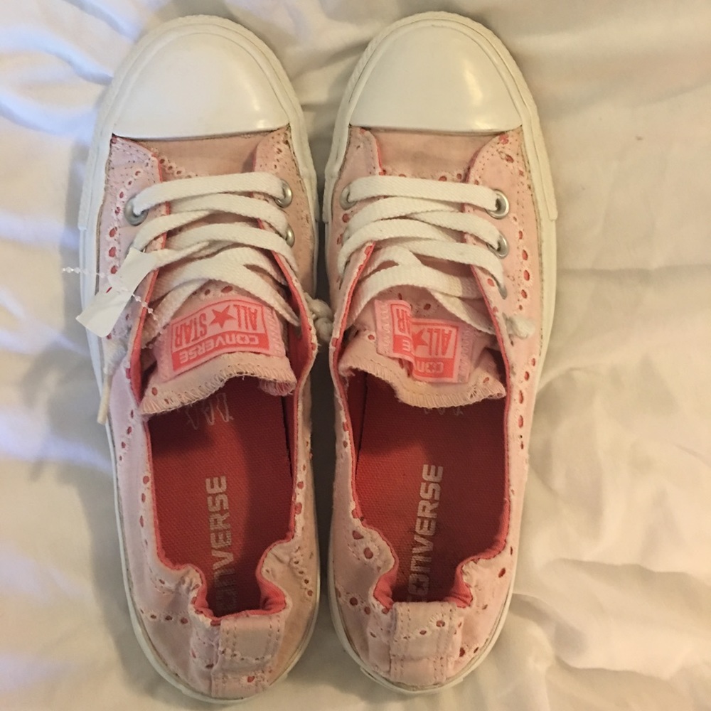 Shoreline eyelet converse