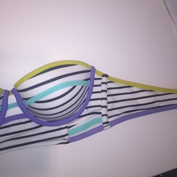 VS happy striped bikini - Picture 4 of 8