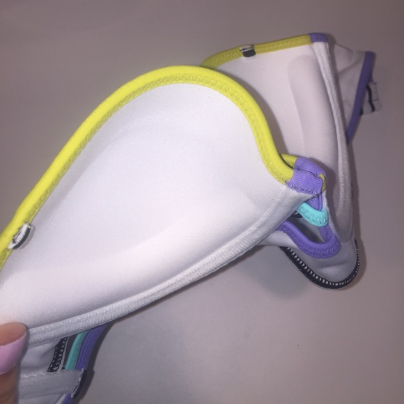 VS happy striped bikini - Picture 7 of 8