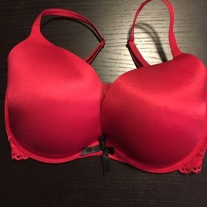 Sexy, Red push-up bra