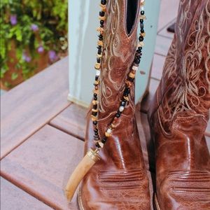 Horn Necklace with mixed beads :)