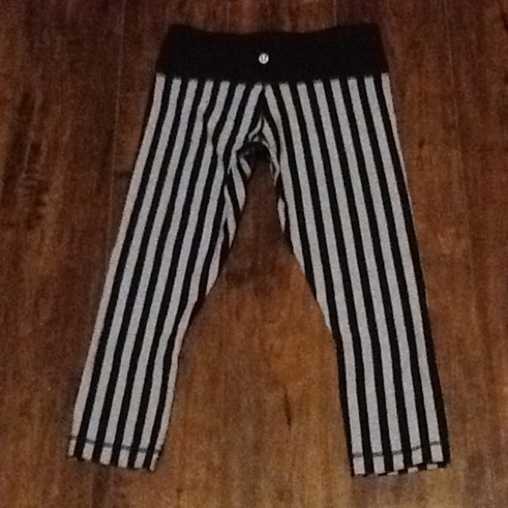 Lululemon striped capris