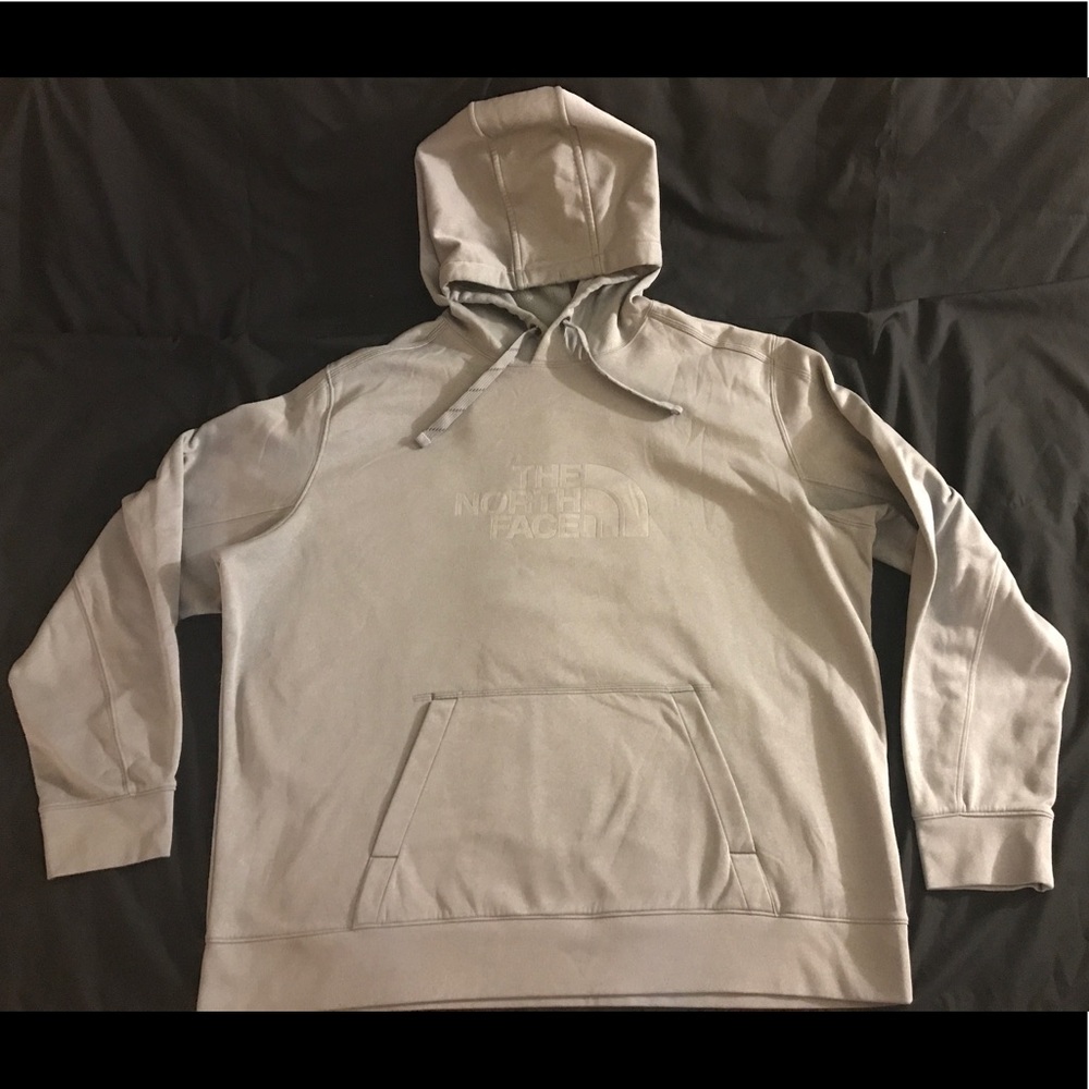Like new men's Northface Hooded Sweatshirt.