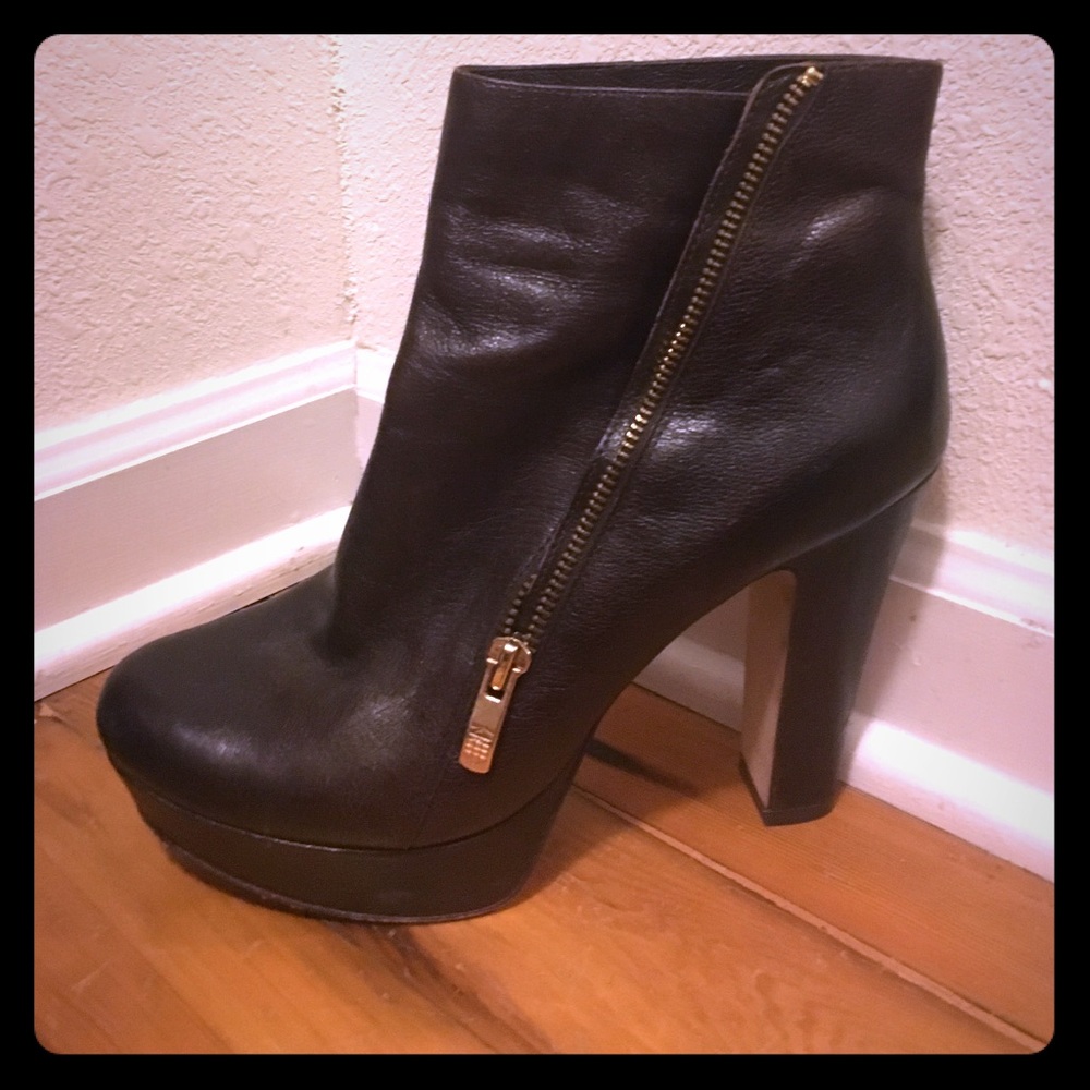 Vince Camuto Jerra leather booties