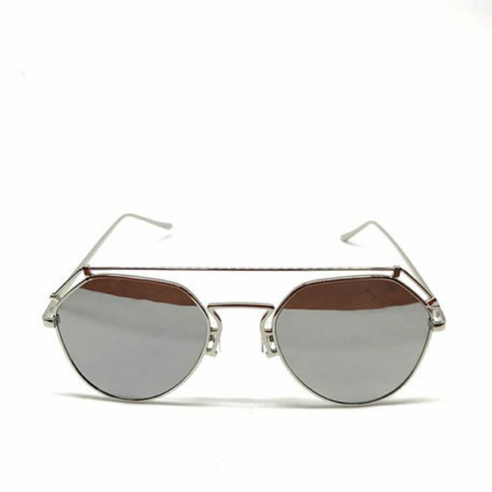 Mirrored silver sunglasses
