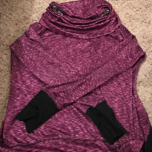 Athletic cowl neck - Picture 1 of 1