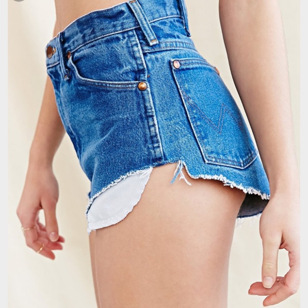 Urban renewal wrangler jean shorts - Picture 3 of 6