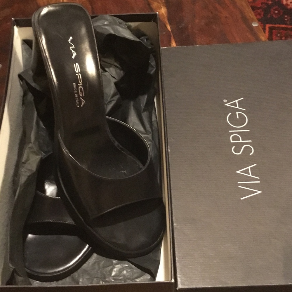 Via Spiga Gorgeous Sexy Black Leather Heals