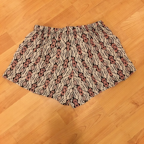 John Galt printed shorts NWOT - Picture 3 of 4