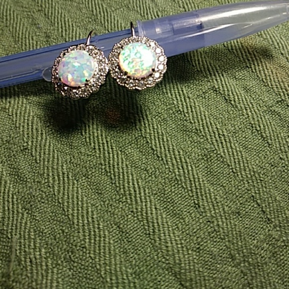 SOLD Opal lever back earrings new* make an offer! - Picture 2 of 4