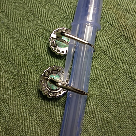 SOLD Opal lever back earrings new* make an offer! - Picture 3 of 4