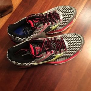 Brand new sneakers! Wrong size & couldn't return