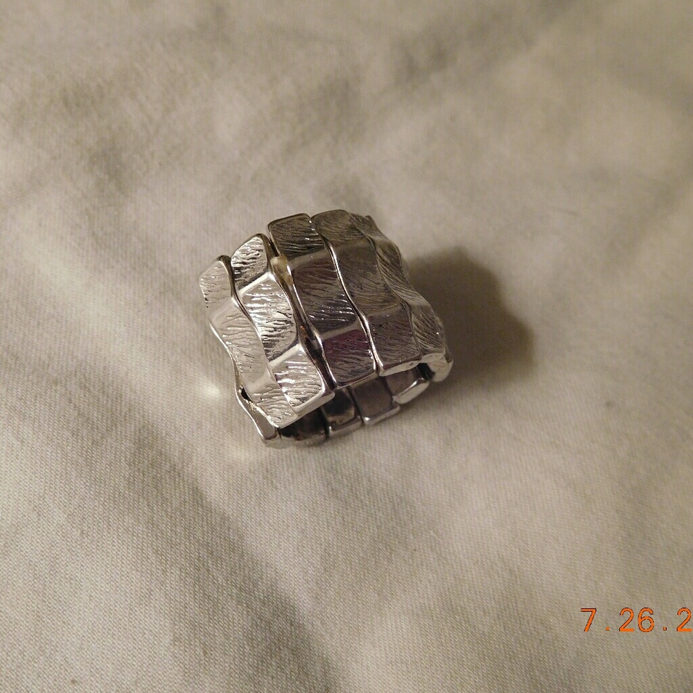 Bass bamboo design stretch ring