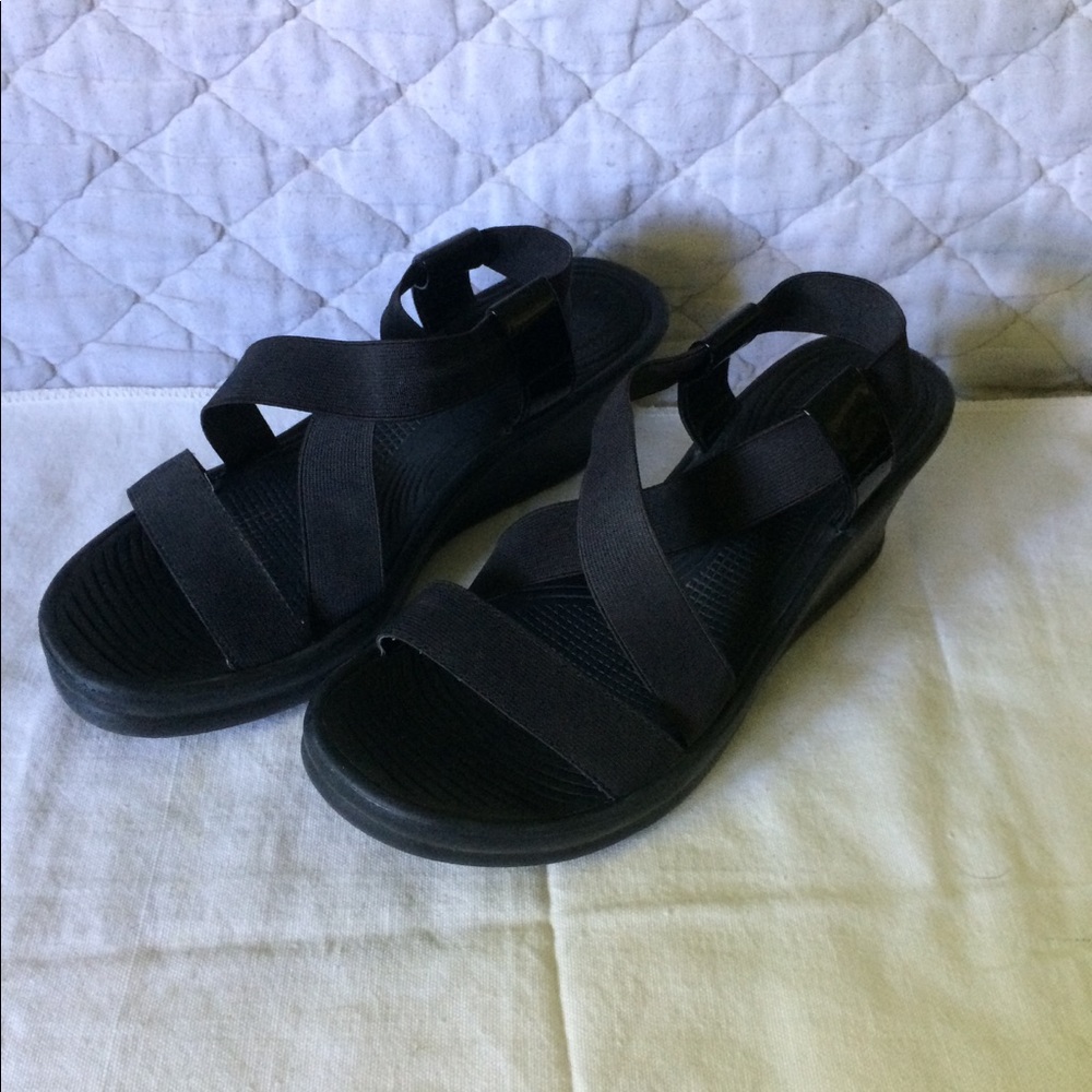 Strapped sandals