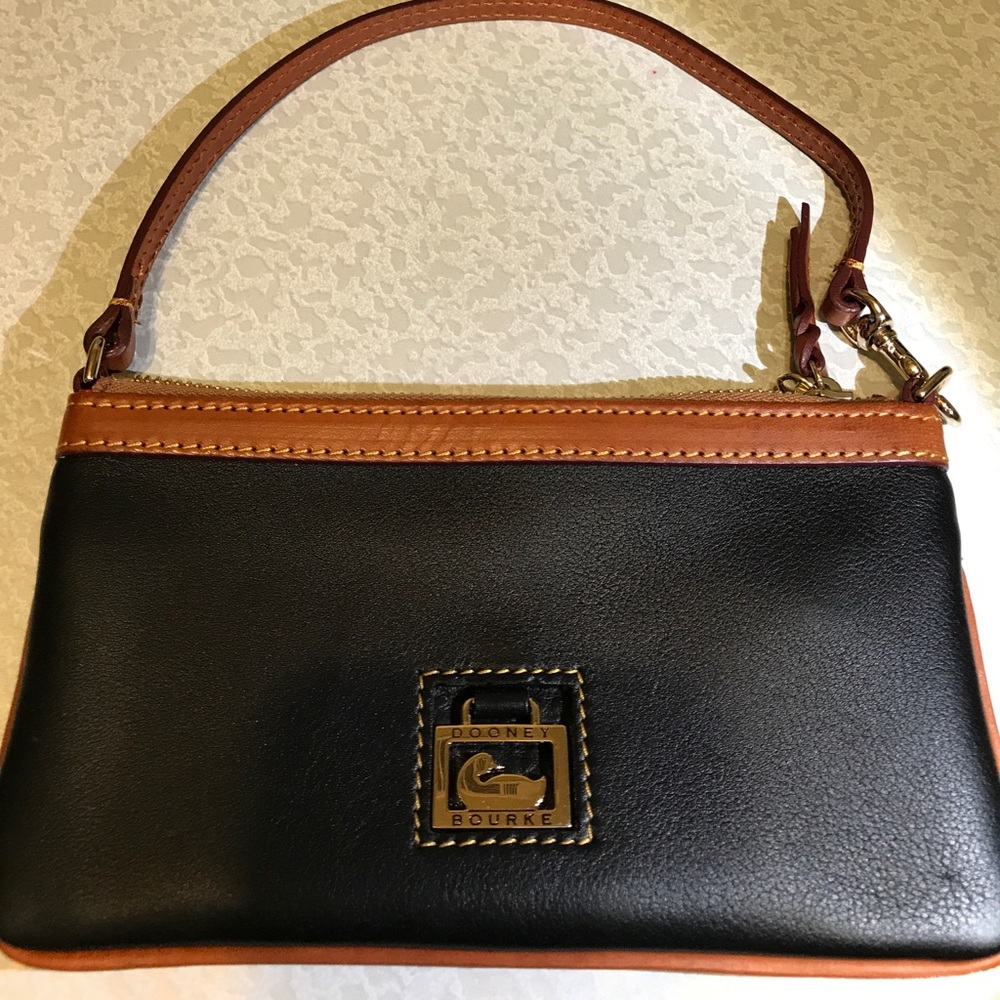 Dooney & Bourke Pebble Grain Large Slim Wristlet