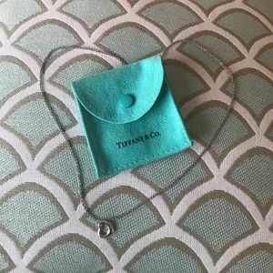 Elsa Perreti floating 💙 necklace