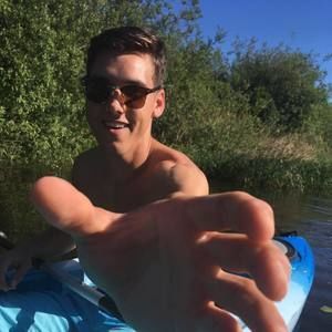 Meet your Posher, Maxwell