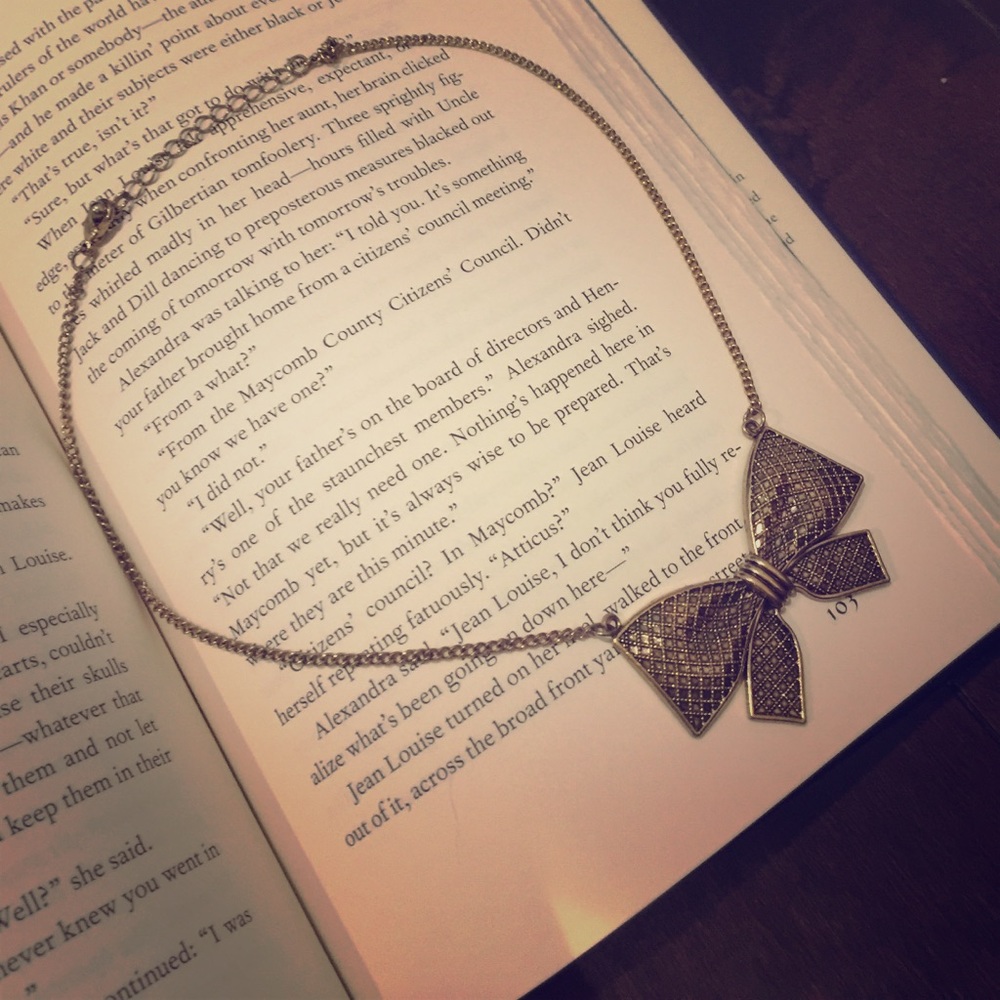 Forever 21 bow necklace