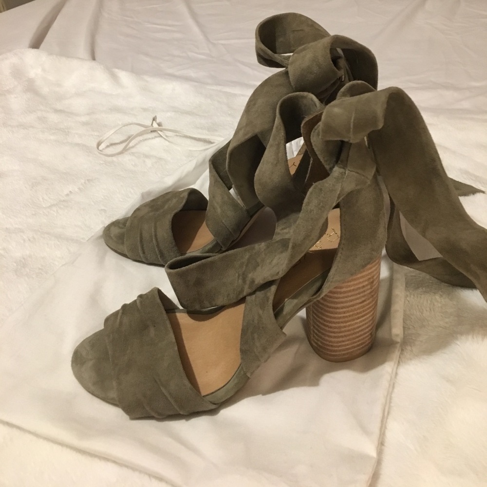 RAYE x REVOLVE Mia Heel in Olive