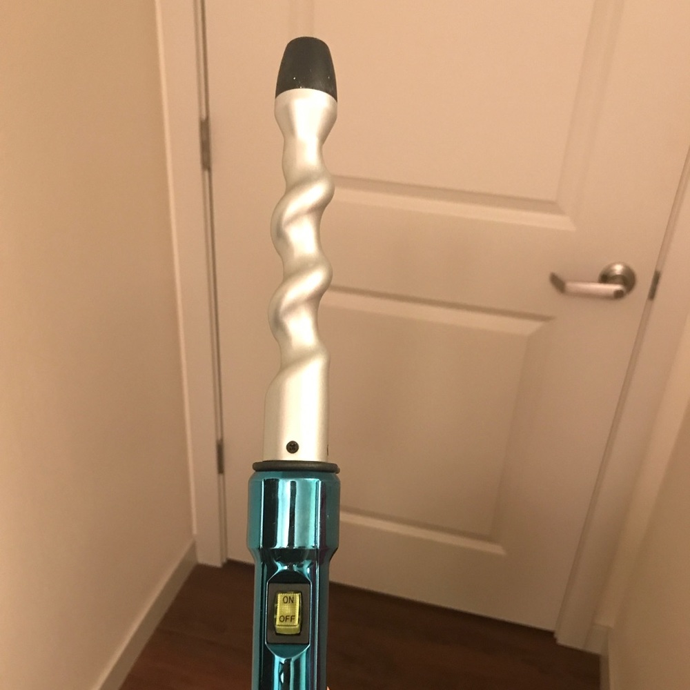 Bedhead curling iron