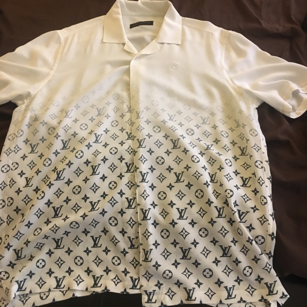 Louis Vuitton mens button down short sleeve shirt