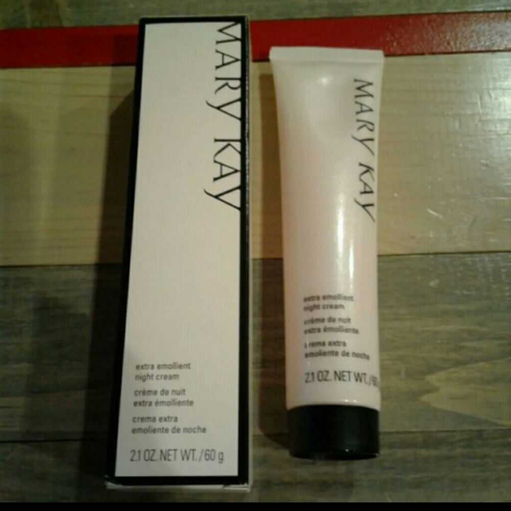 New Mary Kay Extra Emollient Night Cream