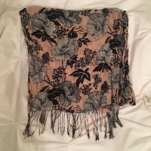 Bebe floral scarf
