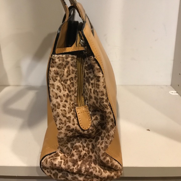 Handbag - Picture 2 of 4