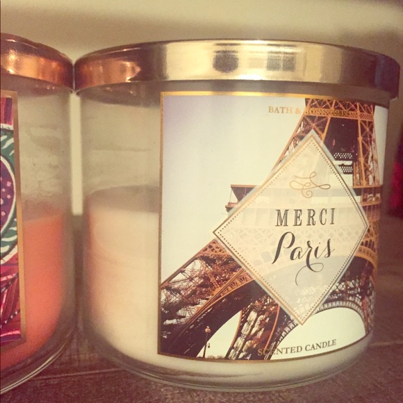 Merci Paris - Bath and body works candle - Picture 1 of 4
