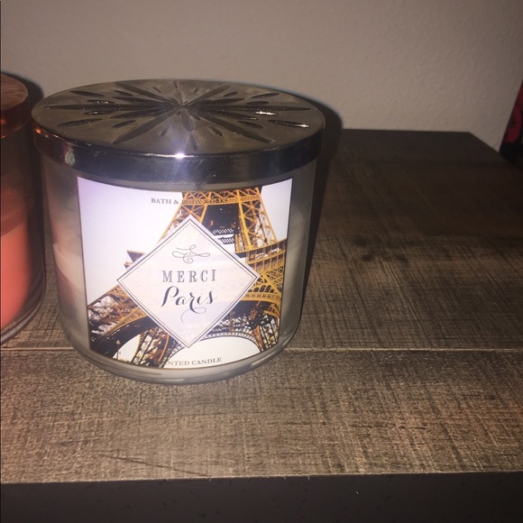 Merci Paris - Bath and body works candle - Picture 2 of 4