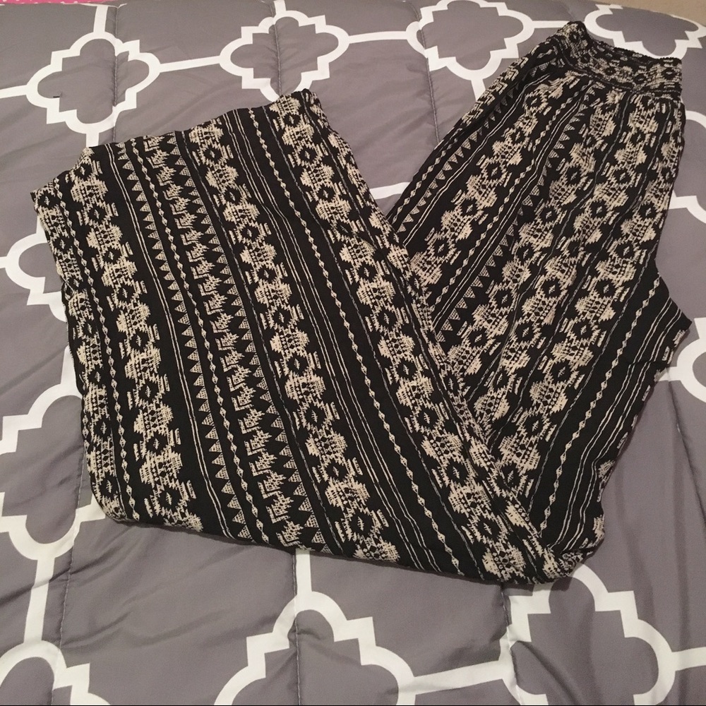 Forever 21 - Tribal Print Flare Pants 🖤