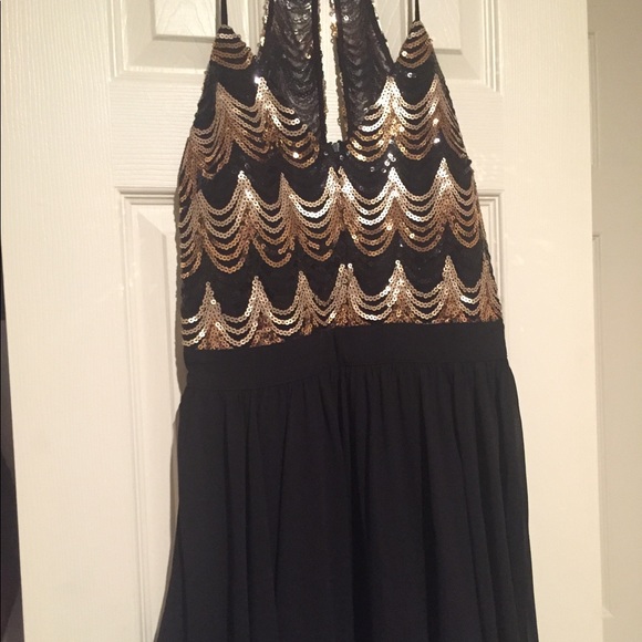 Dress - Picture 1 of 3