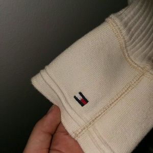 Tommy Hilfiger sweater