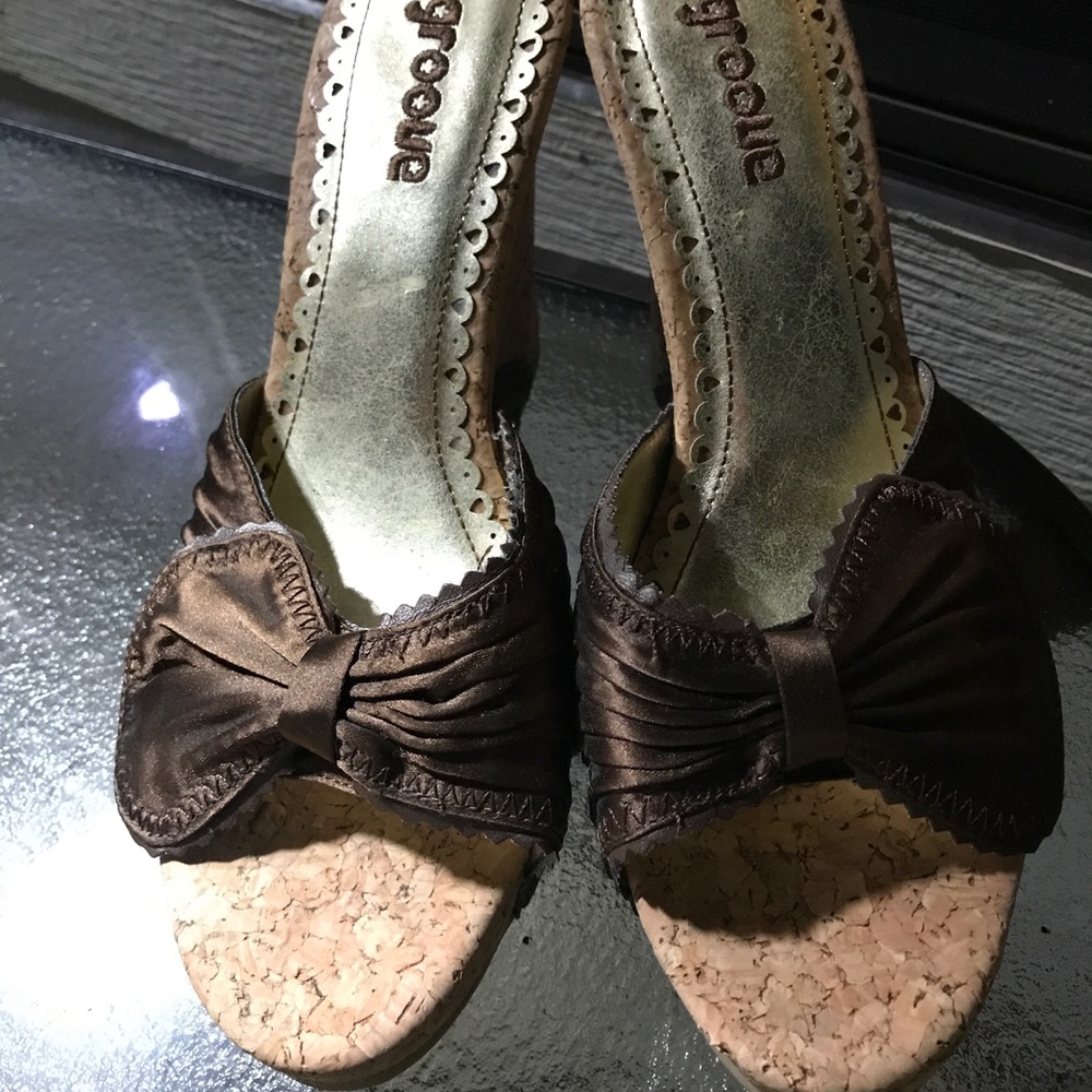 Cute brown wedges