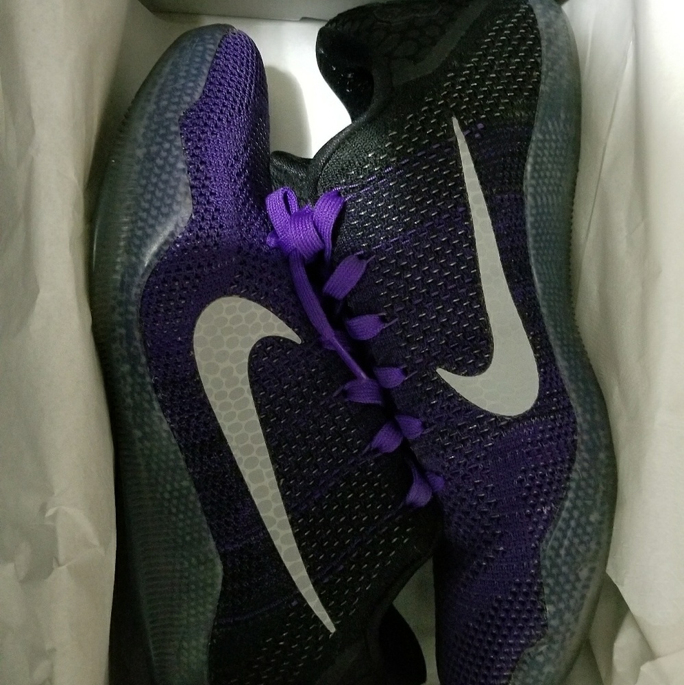 Nike Kobe XI Elite Low sz 9 mens grape/white