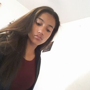 Meet your Posher, Alexis