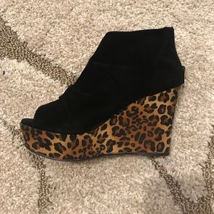 Leopard platform wedge