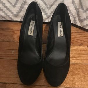 Steve Madden Classic Black Pumps