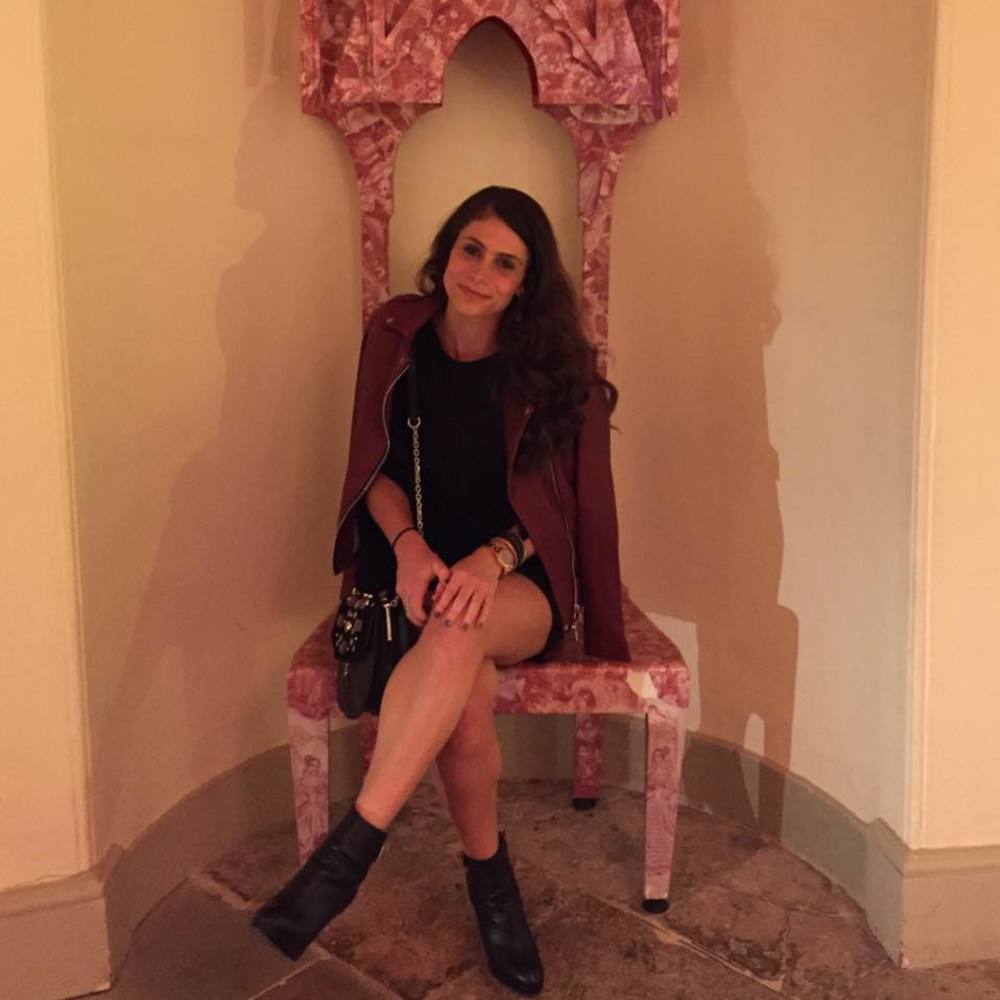 Meet your Posher, Adria