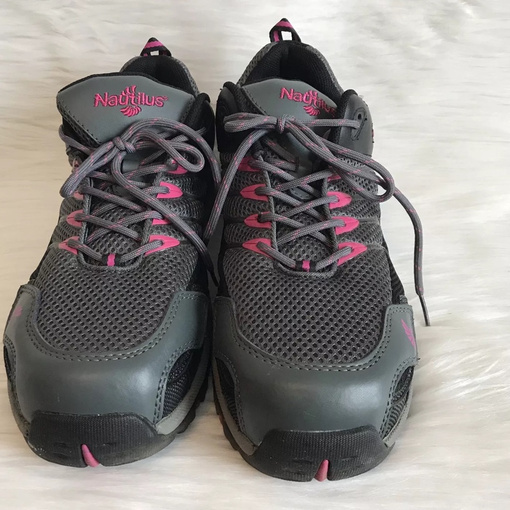 Women's steel toe shoes w/ slip resistant