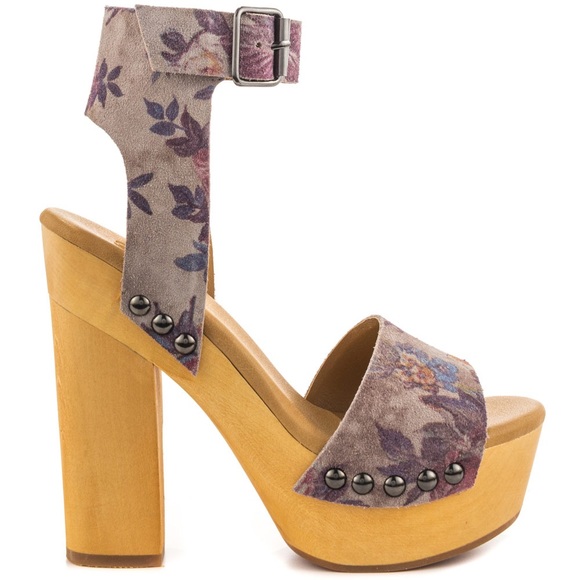 NIB Floral Print Wooden Towering Platform Sandal - Picture 3 of 4