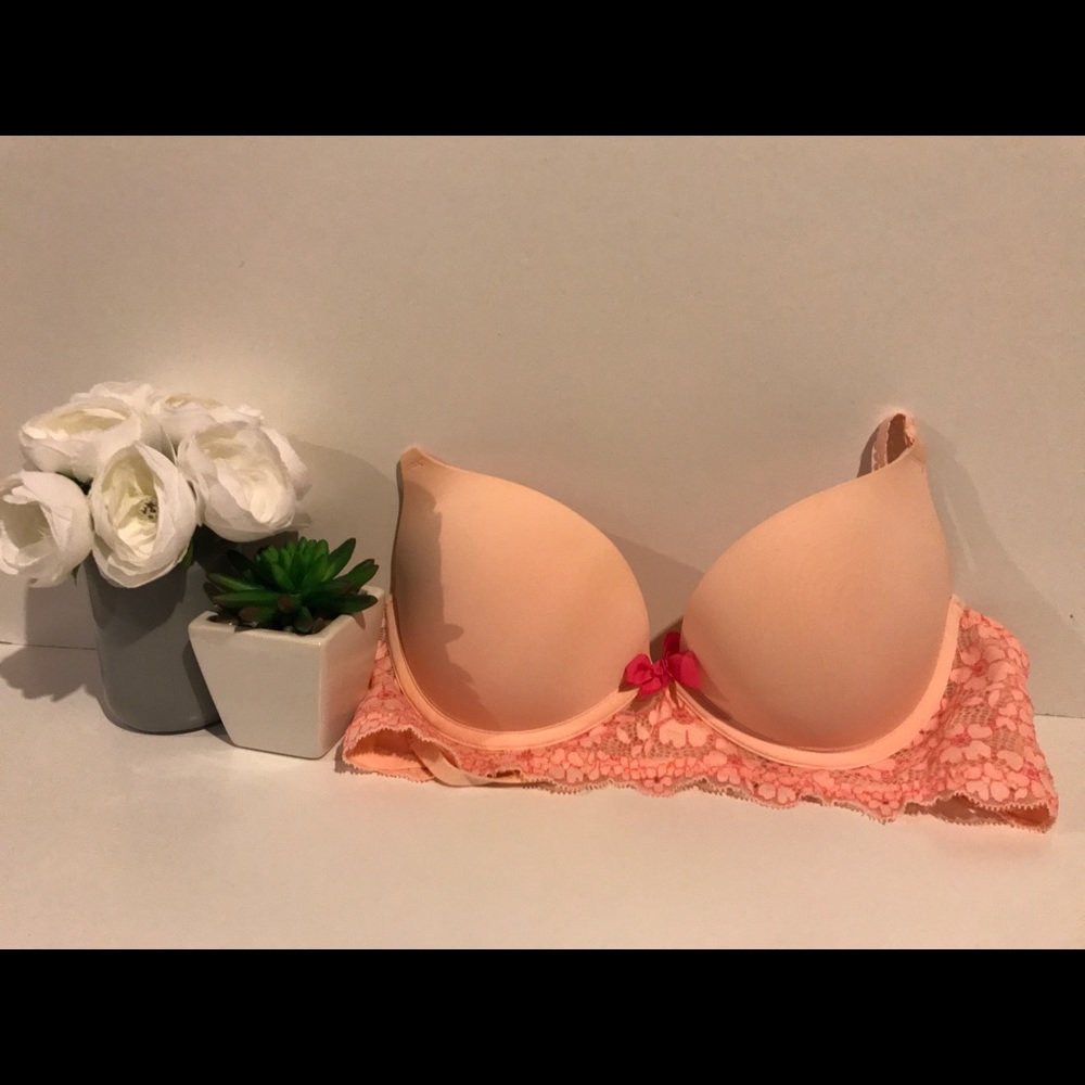 NWT Pink/ Coral Lace Aerie Bra- Style Emma- 34C