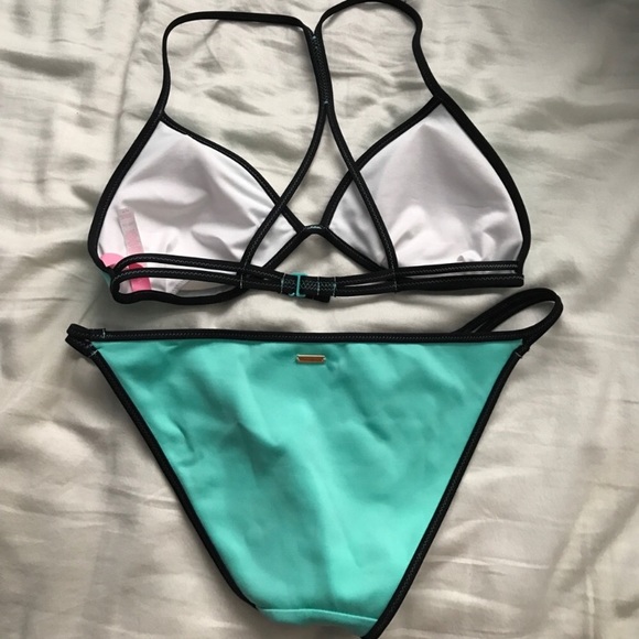 Victoria's Secret swim - Picture 3 of 3