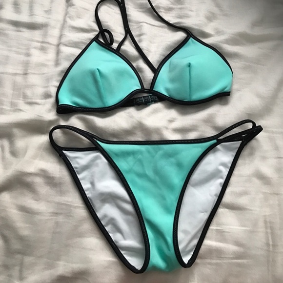 Victoria's Secret swim - Picture 2 of 3