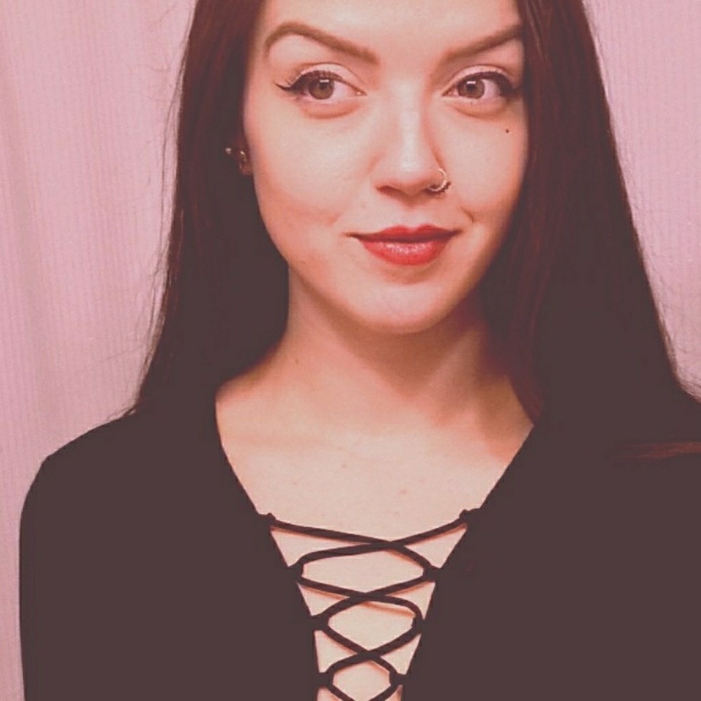 Meet your Posher - Adrianna