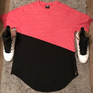 LIKE NEW Elongated Side Zipper Short Sleeve Shirt