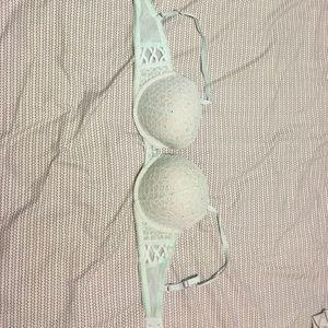 Victoria's Secret bra. Worn once. 36D