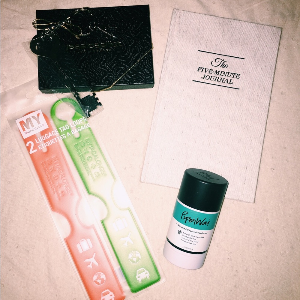 TRAVEL BUNDLE! 🏡👋🏼🌎